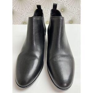 Michael Michael Kors black leather Shaw booties. Size 7.5.